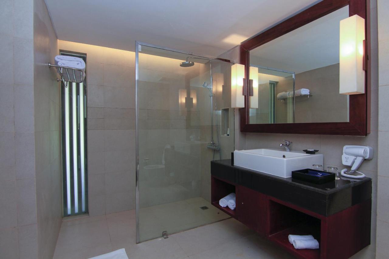 Grand Luley Manado Hotel Exterior photo