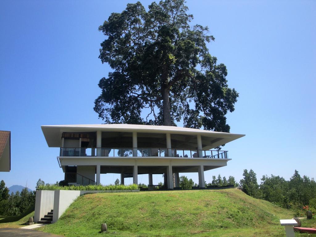 Grand Luley Manado Hotel Exterior photo